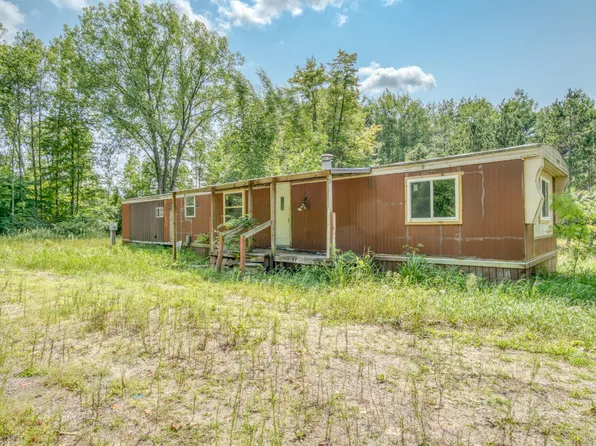 7405 Maple Ave, Mecosta, MI 49332