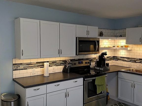 2nd image of 794 N Kennedy Dr