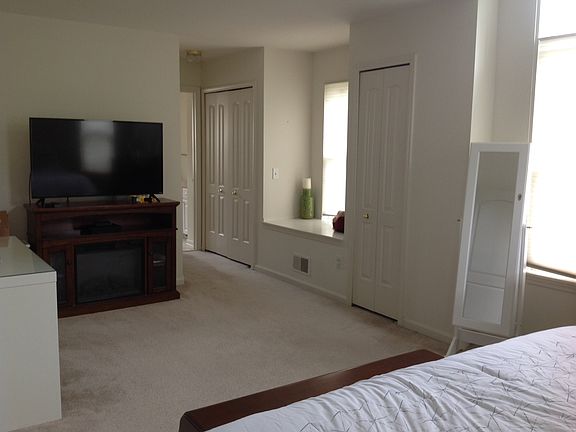 5th image of 8727 Columbia Cir
