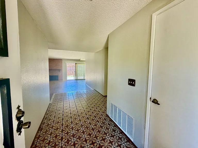 821 Saint Lucia Ct — Photo 2