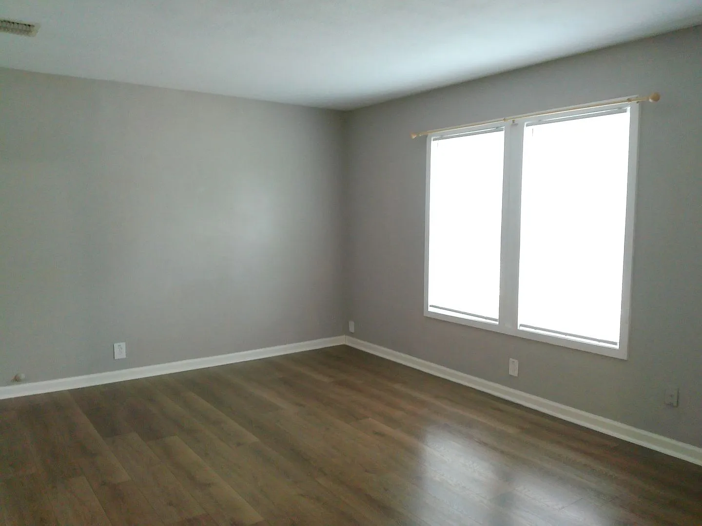 1046 Chamberlain - 2/Bed 1/Bath - $1500/month — Photo 4