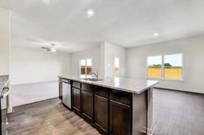 3038 Citron Gdn — Photo 3