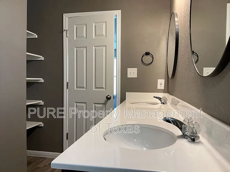 140 Earl Keen St — Photo 31