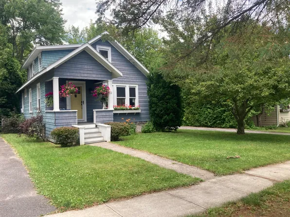 22 W Court St, Plattsburgh, NY 12901