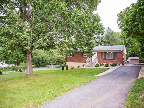 3rd image of 212 Ogden Rd