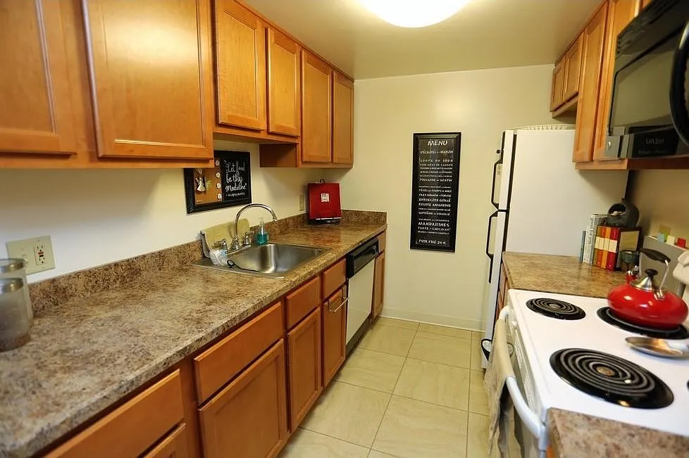 Kensington Place Apartments — Photo 4