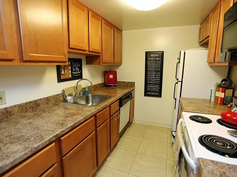 Kensington Place Apartments — Photo 4