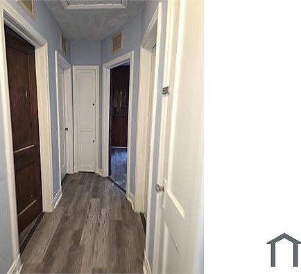 4th image of 5910 N Pearl St