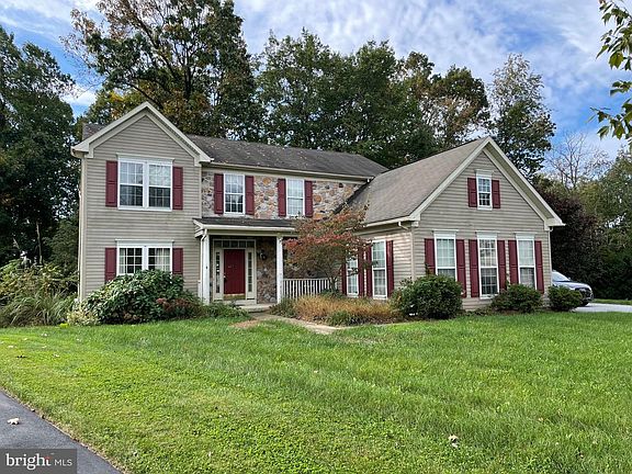 2nd image of 709 Forest Dr