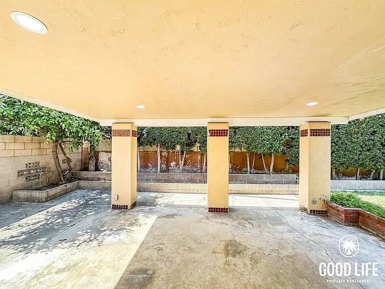 1770 W Chateau Ave — Photo 29