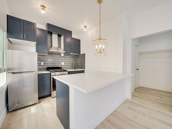 2nd image of 1926 N Whitley Ave #7