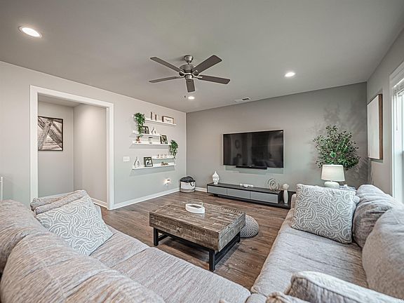 5th image of 2732 Brewster Dr