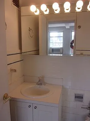 Rented by Carlyle Property Management | media 7