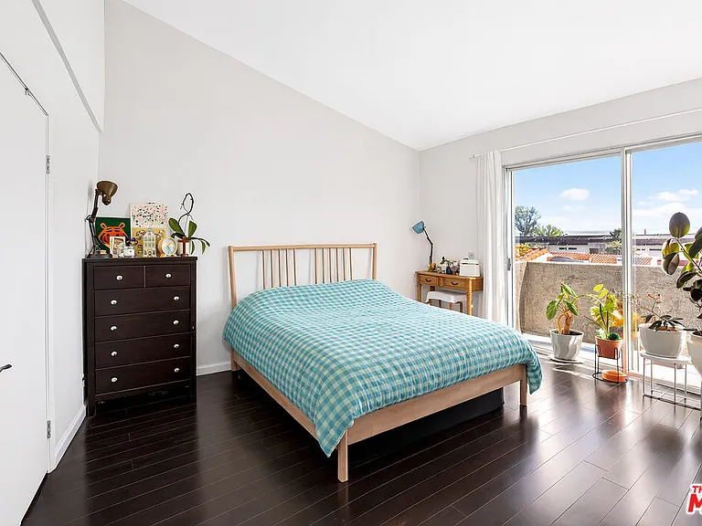 9034 Willis Ave #14 — Photo 13