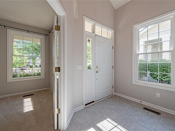 4th image of 20355 Lucerne Ln