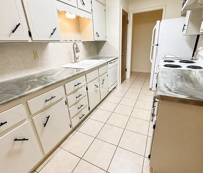 2806 Greystone Dr — Photo 4