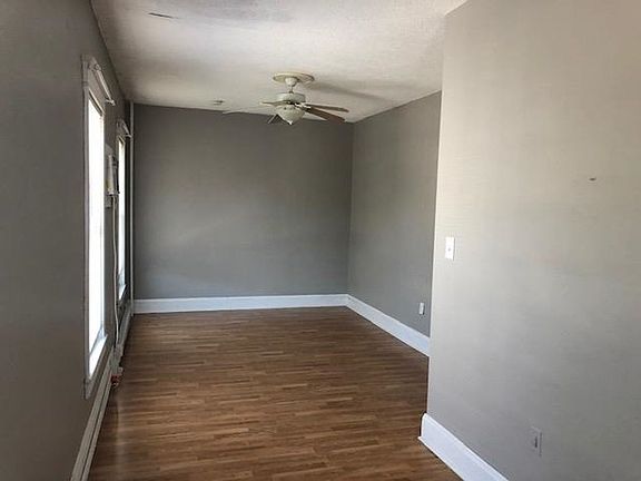 3rd image of 625 E Burlington St APT 6