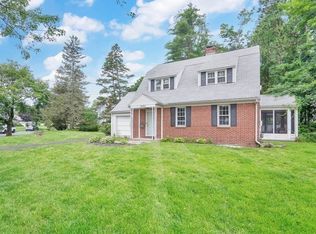 1562 Longmeadow St, Longmeadow, MA 01106