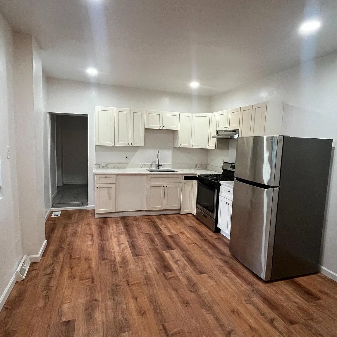 4 bed, 2.0 bath, 1550 sqft, $1,750 — Photo 1