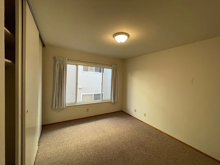 443 Lee St — Photo 13