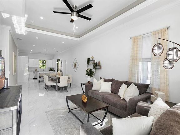 3rd image of 2699 Desoto BLVD S