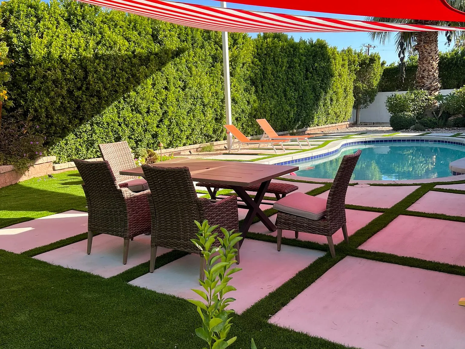 2212 N San Clemente Rd — Photo 2