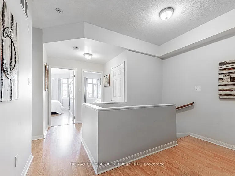 550 Front St W #614 — Photo 23