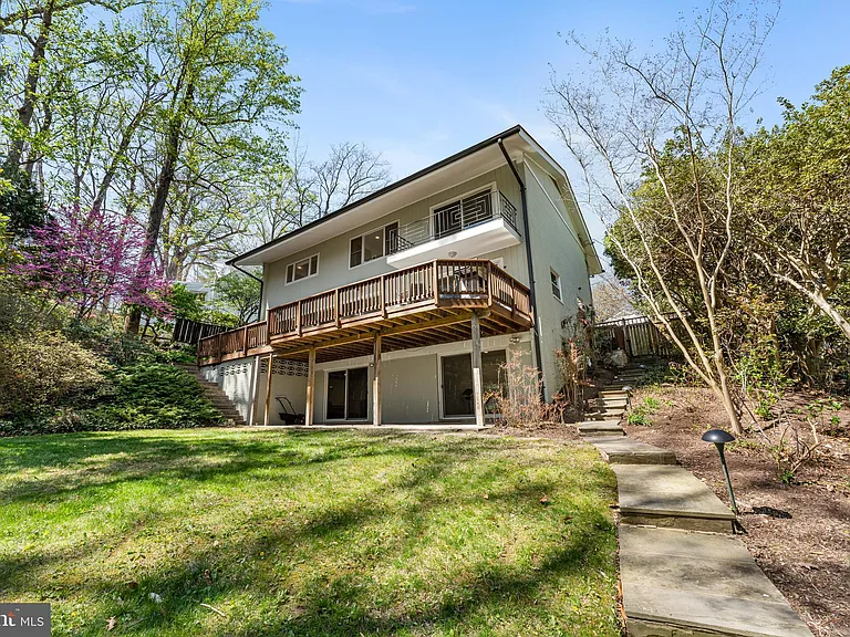 2820 Ellicott St NW — Photo 41
