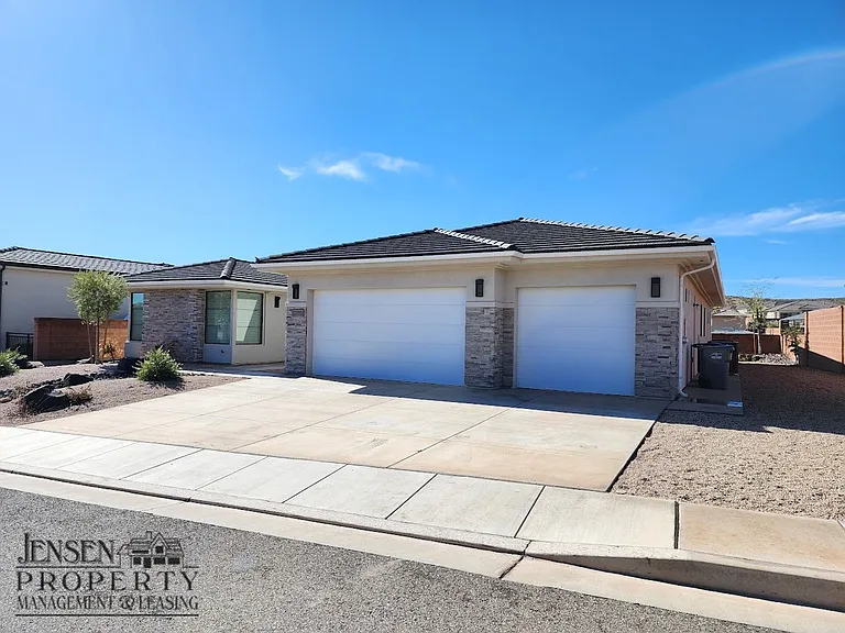 1333 W Broad Point Dr — Photo 1