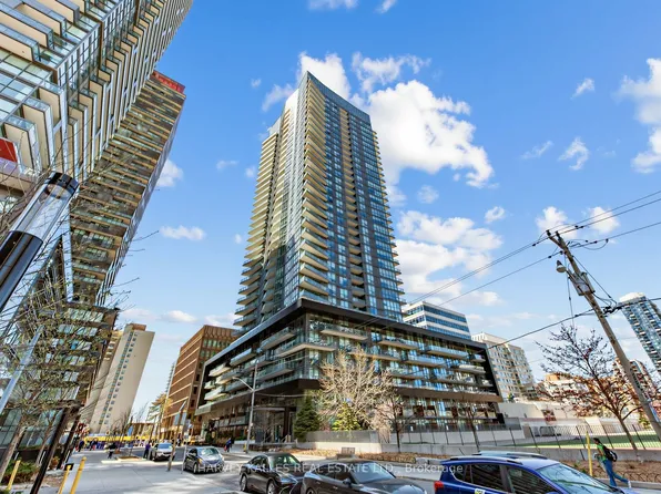 30 Roehampton Ave #Townhouse 13, Toronto, ON M4P 0B9