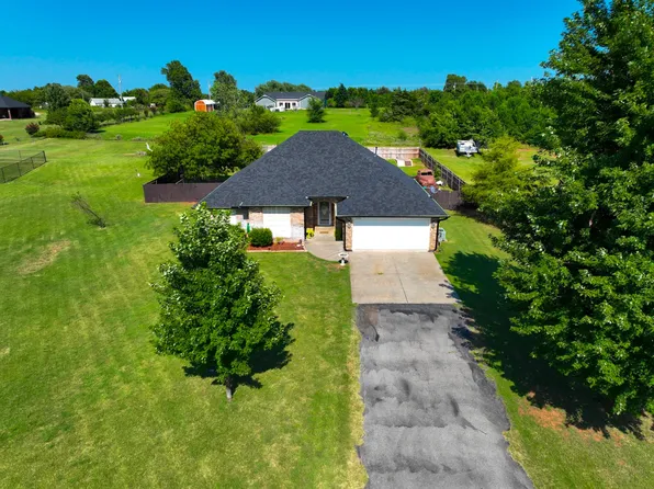 1778 Ruby Dr, Blanchard, OK 73010
