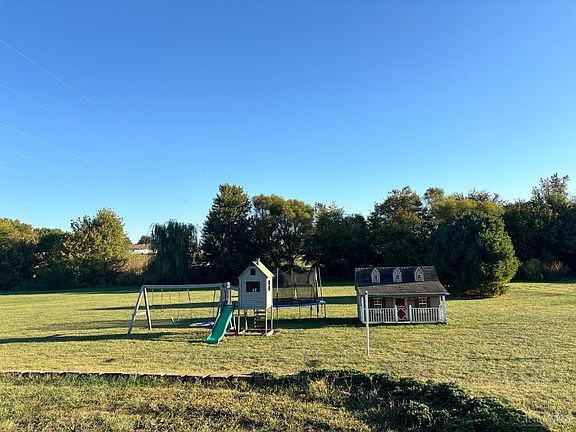 4th image of 162 Knolls Dr