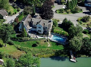 18 Shoal Point Ln, Riverside, CT 06878