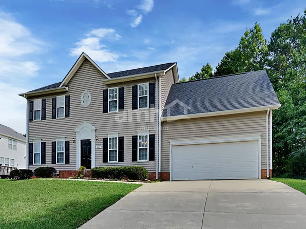 135 Cabot Dr, Winston Salem, NC 27103