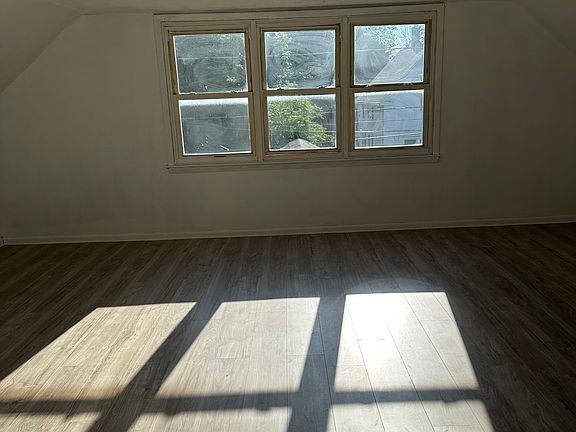4th image of 17 Persia St Unit 2