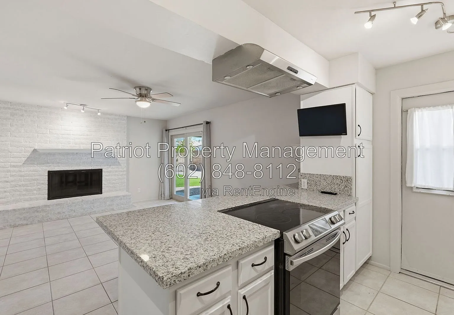 3 bed, 2.0 bath, 1288 sqft, $2,400 — Photo 3