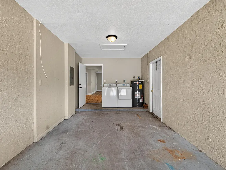 351 NW 8th Ave — Photo 29
