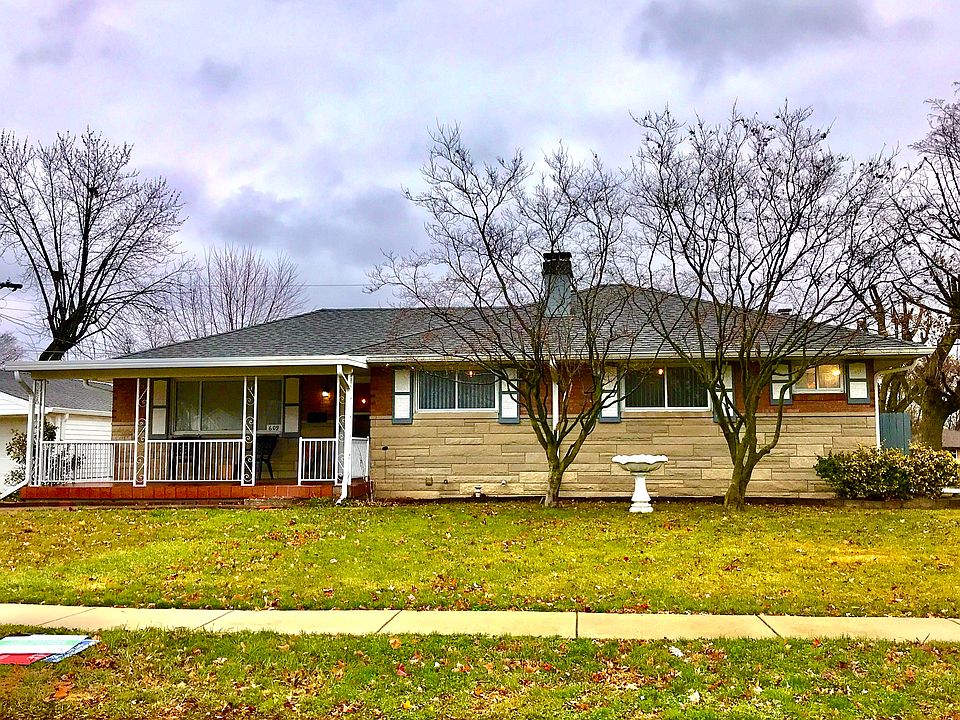 2nd image of 609 Killian Dr