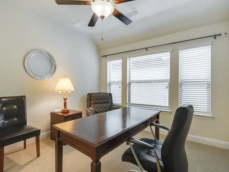 625 Surrey Ln — Photo 20