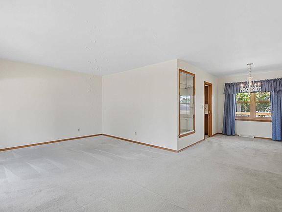 3rd image of 2225 N Ohio Ave