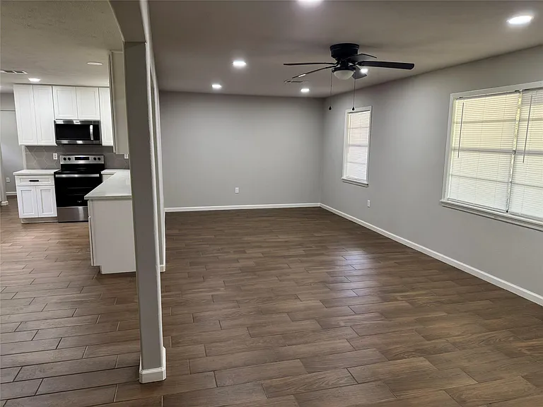 1413 Forehand St — Photo 3