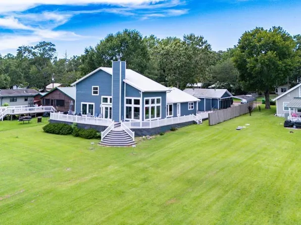 321 Paradise Dr, Zavalla, TX 75980