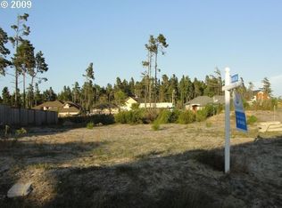 2195 Garfield St, North Bend, OR 97459