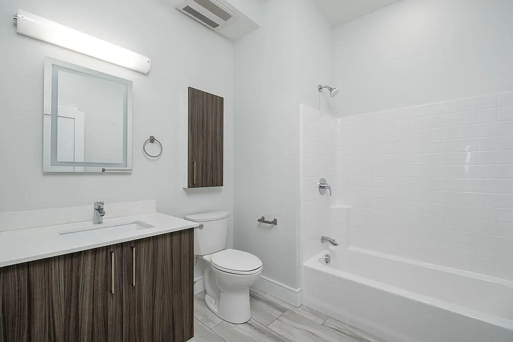 16 Laurel St — Photo 3