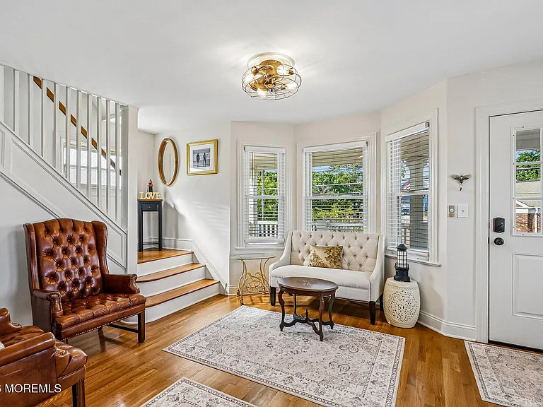 179 Bay Ave — Photo 4