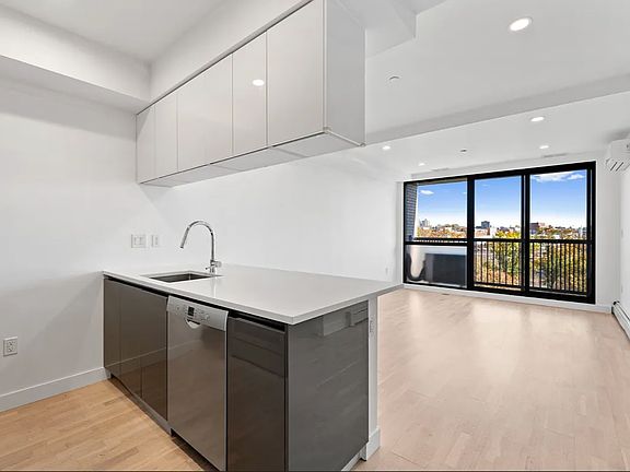 5th image of 2600 7th Ave #4M