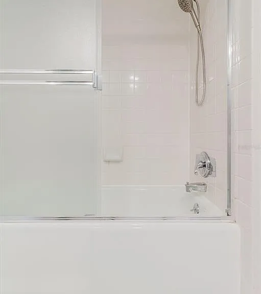 100 Oakmont Ln #507 — Photo 19