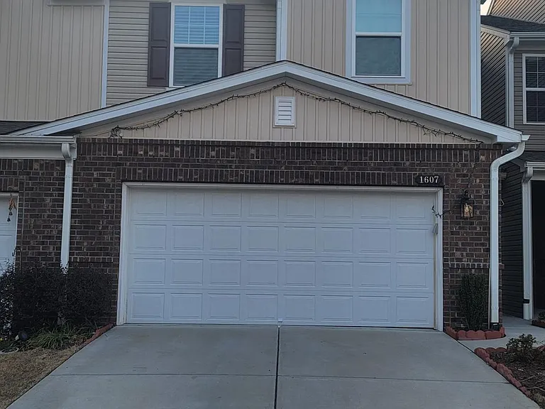 1607 Cary Reserve Dr — Photo 1