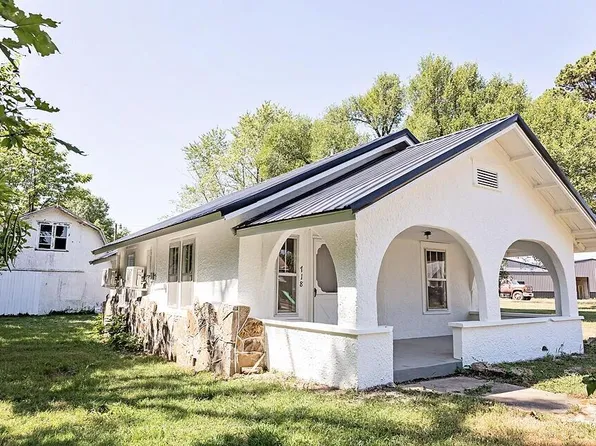 718 Frisco Street, Mountain Grove, MO 65711