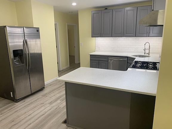 4th image of 419 Furnace Brook Pkwy #1